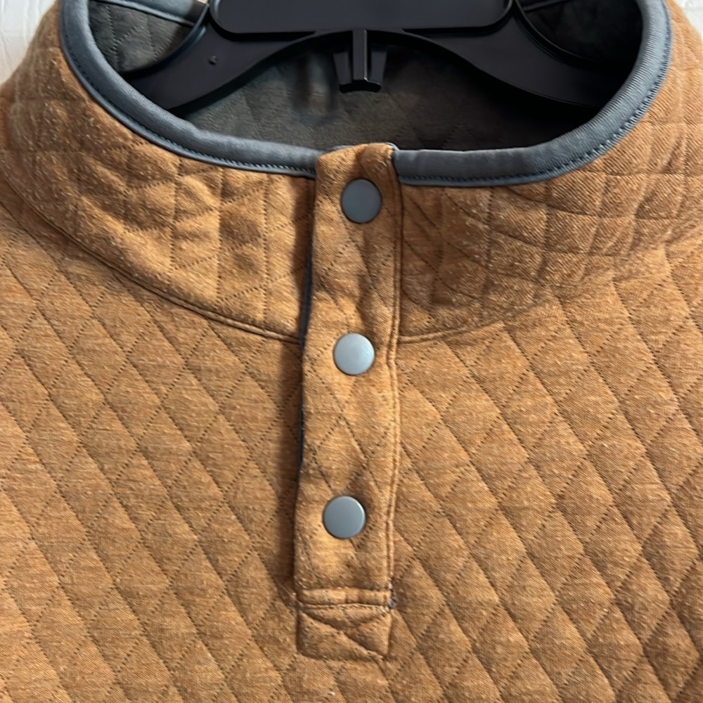 Men’s Reversible Quilted Pullover - Picture 7 of 13